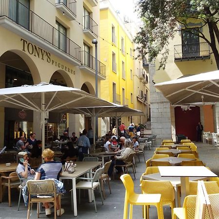 Center Plaza Figueres Apartment Bagian luar foto