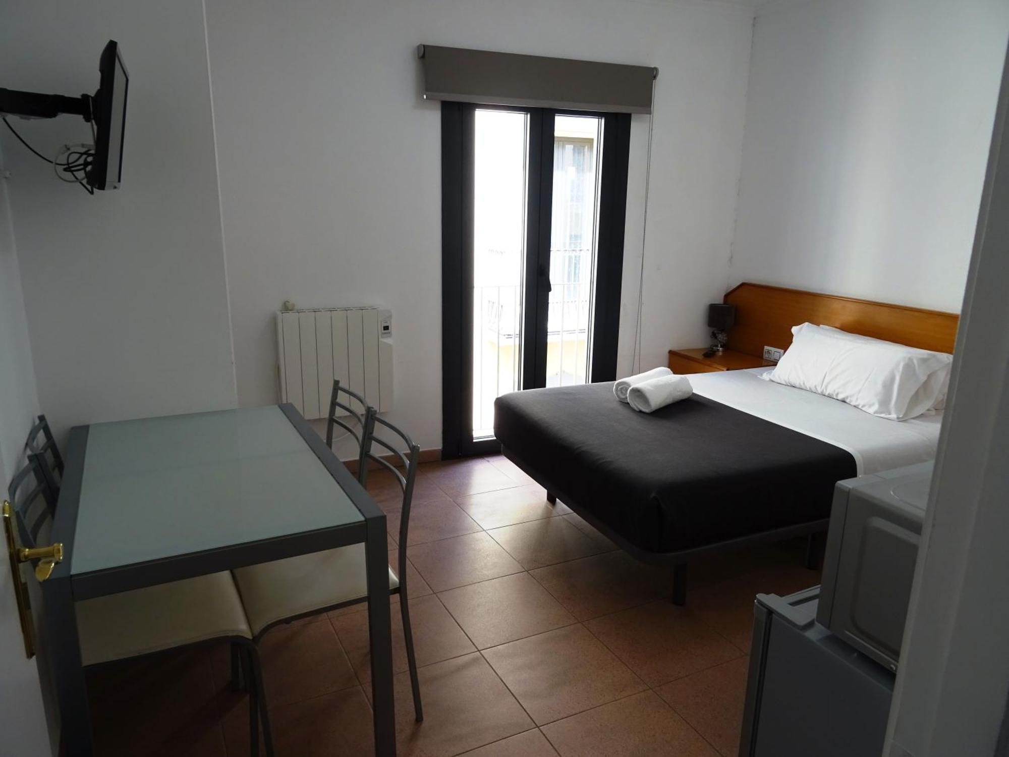 Center Plaza Figueres Apartment Bagian luar foto