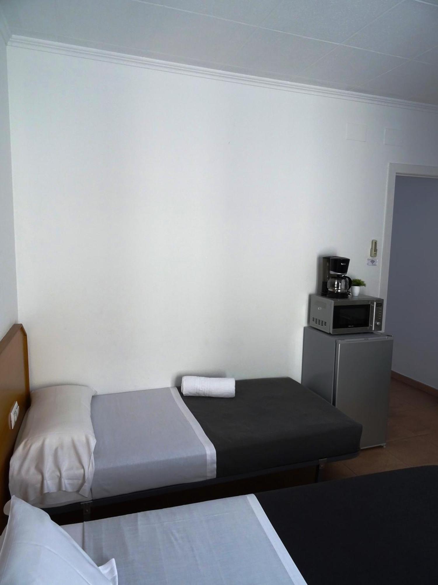 Center Plaza Figueres Apartment Bagian luar foto