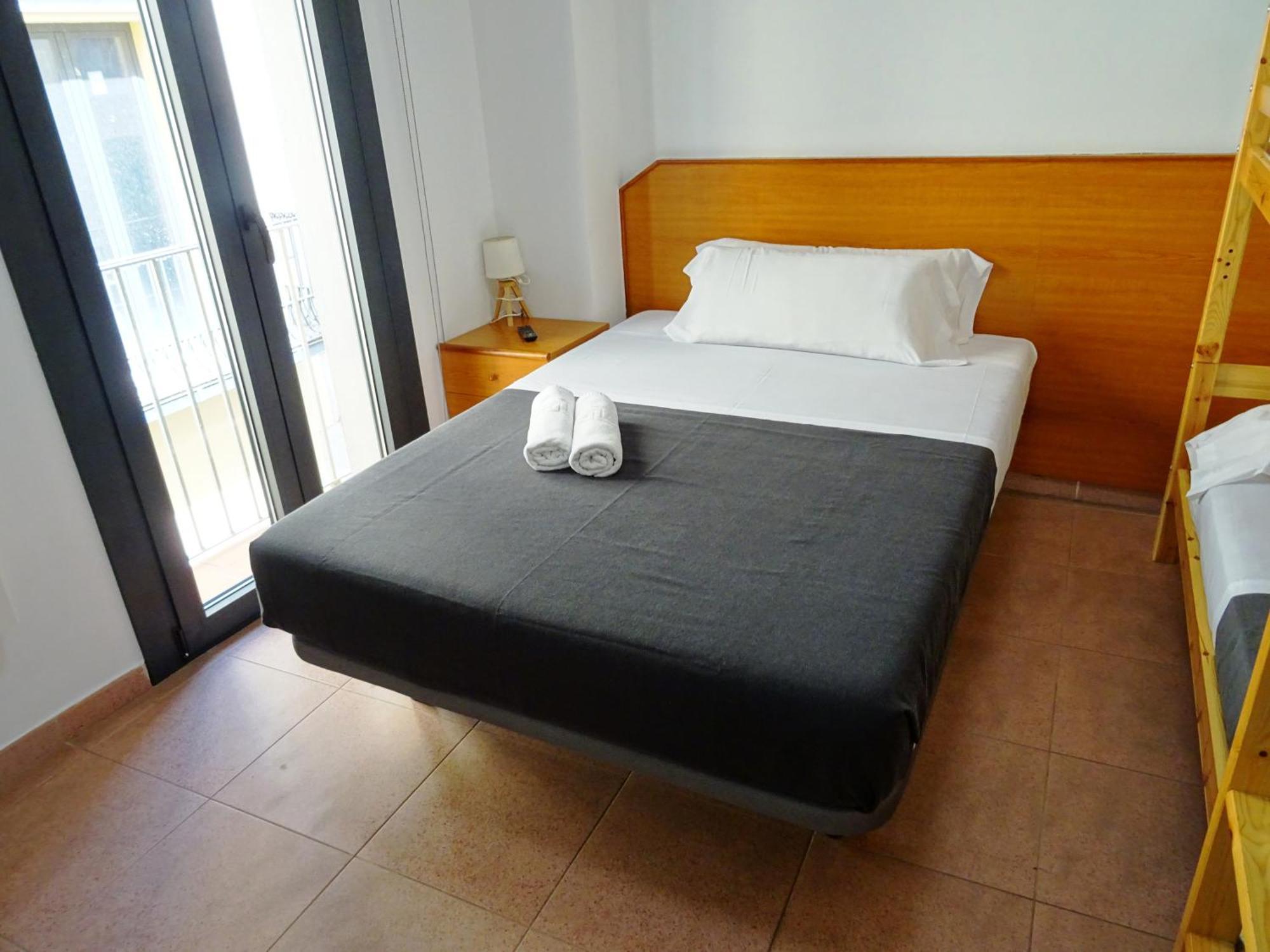 Center Plaza Figueres Apartment Bagian luar foto