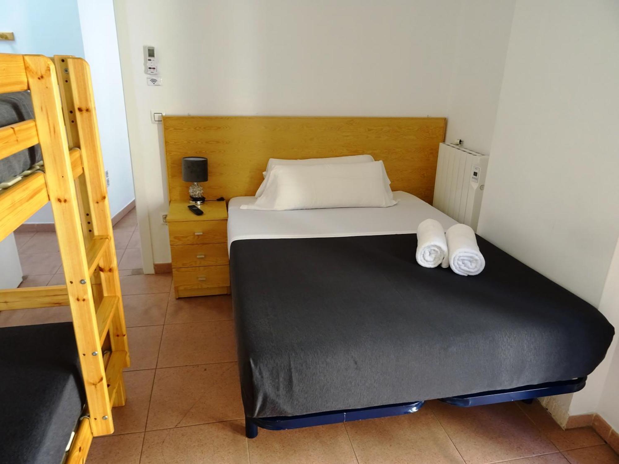Center Plaza Figueres Apartment Bagian luar foto